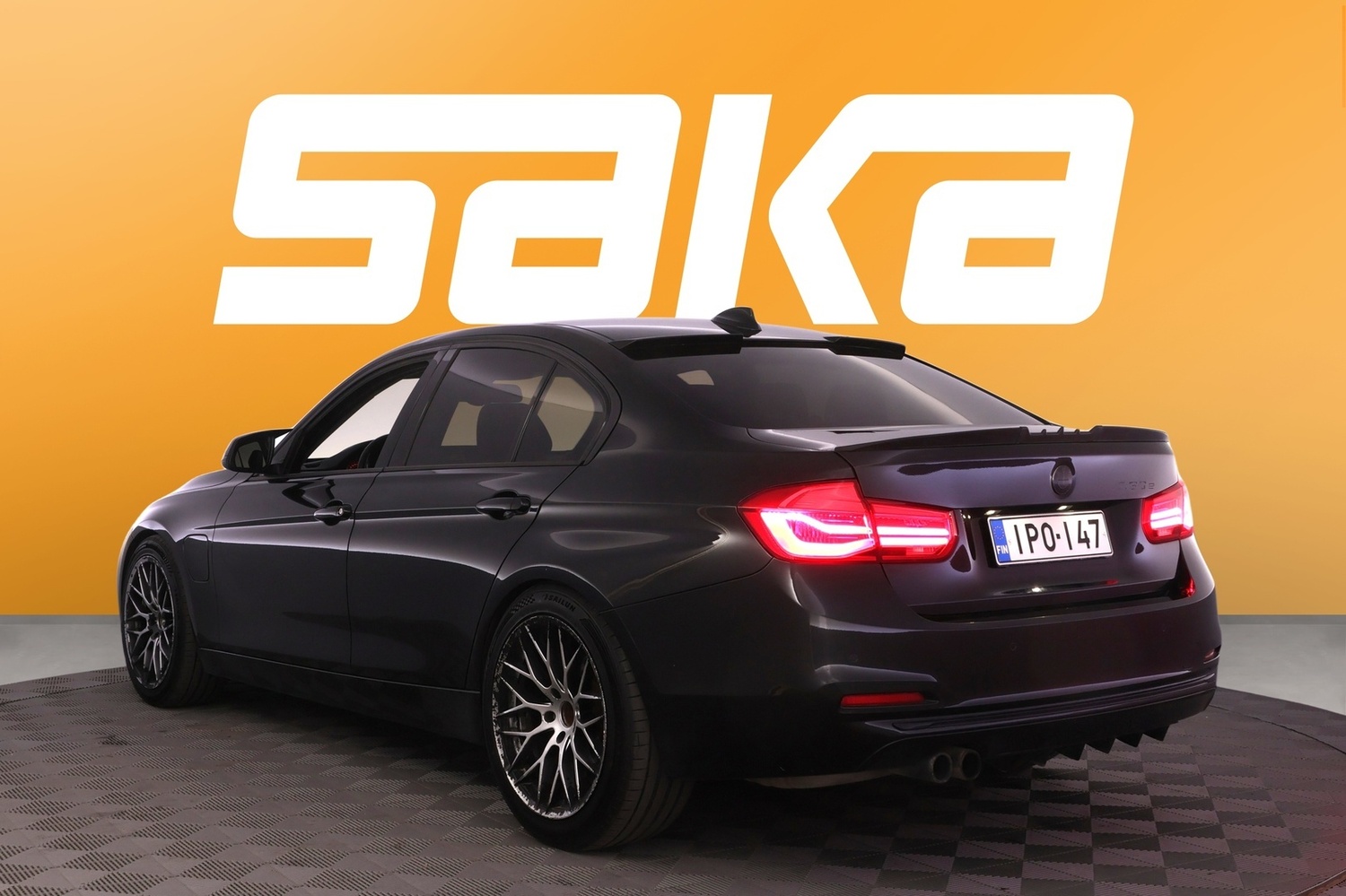 BMW 330 vaihtoauto