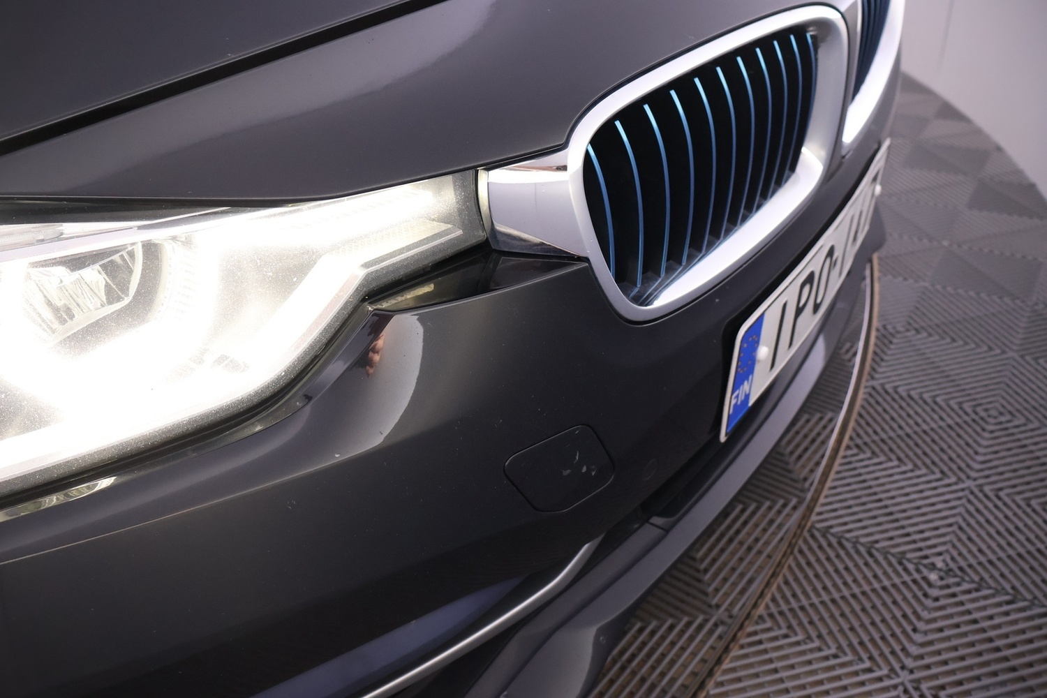 BMW 330 vaihtoauto