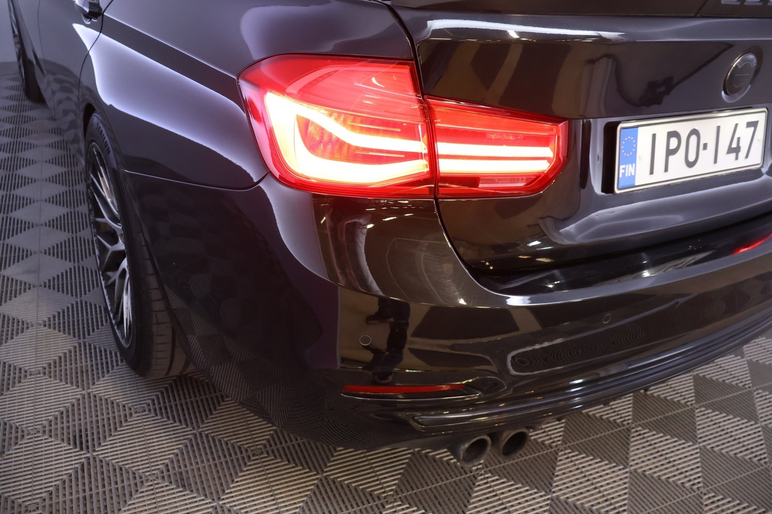 BMW 330 vaihtoauto