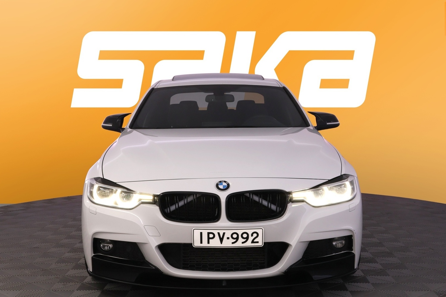 BMW 330 vaihtoauto