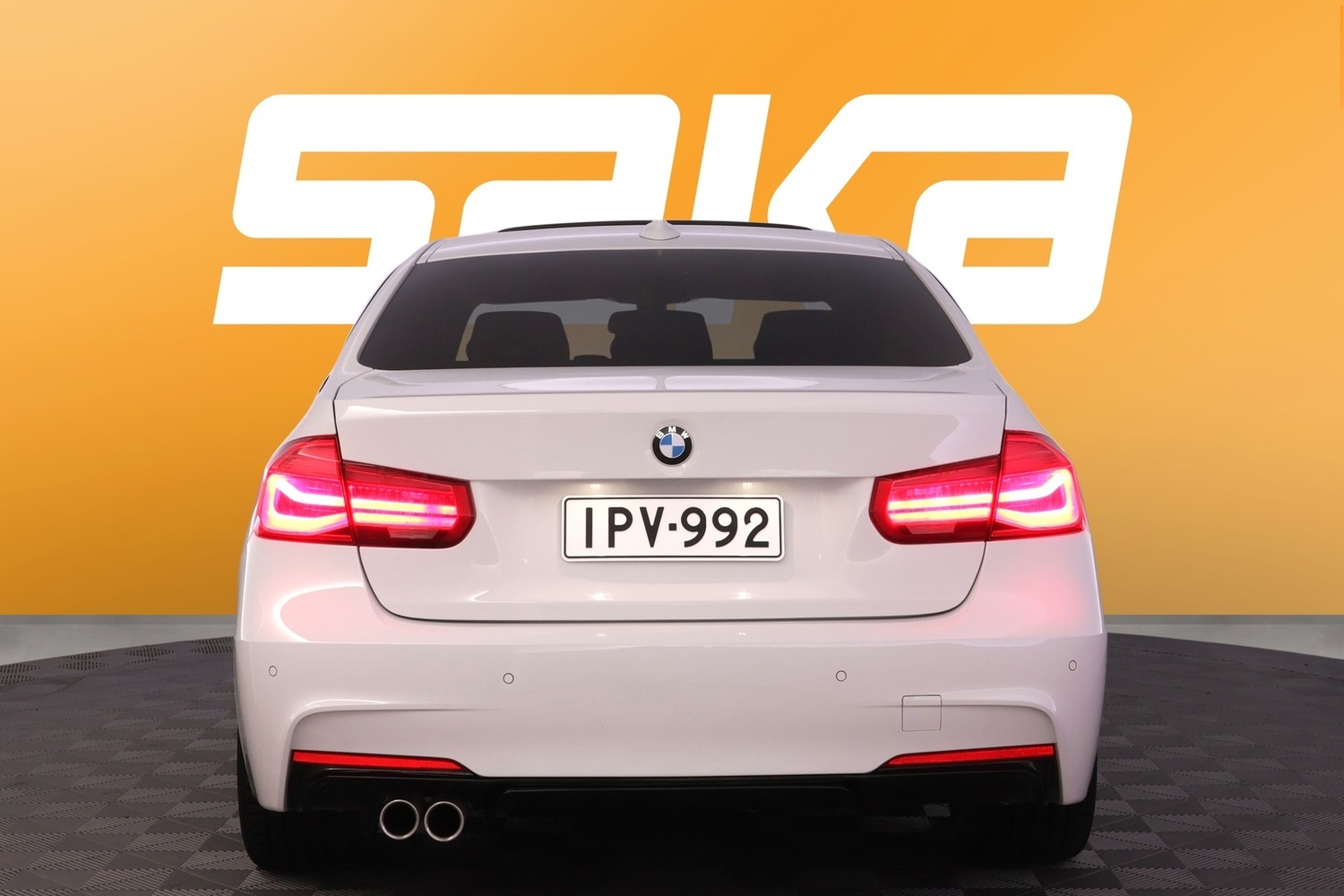 BMW 330 vaihtoauto