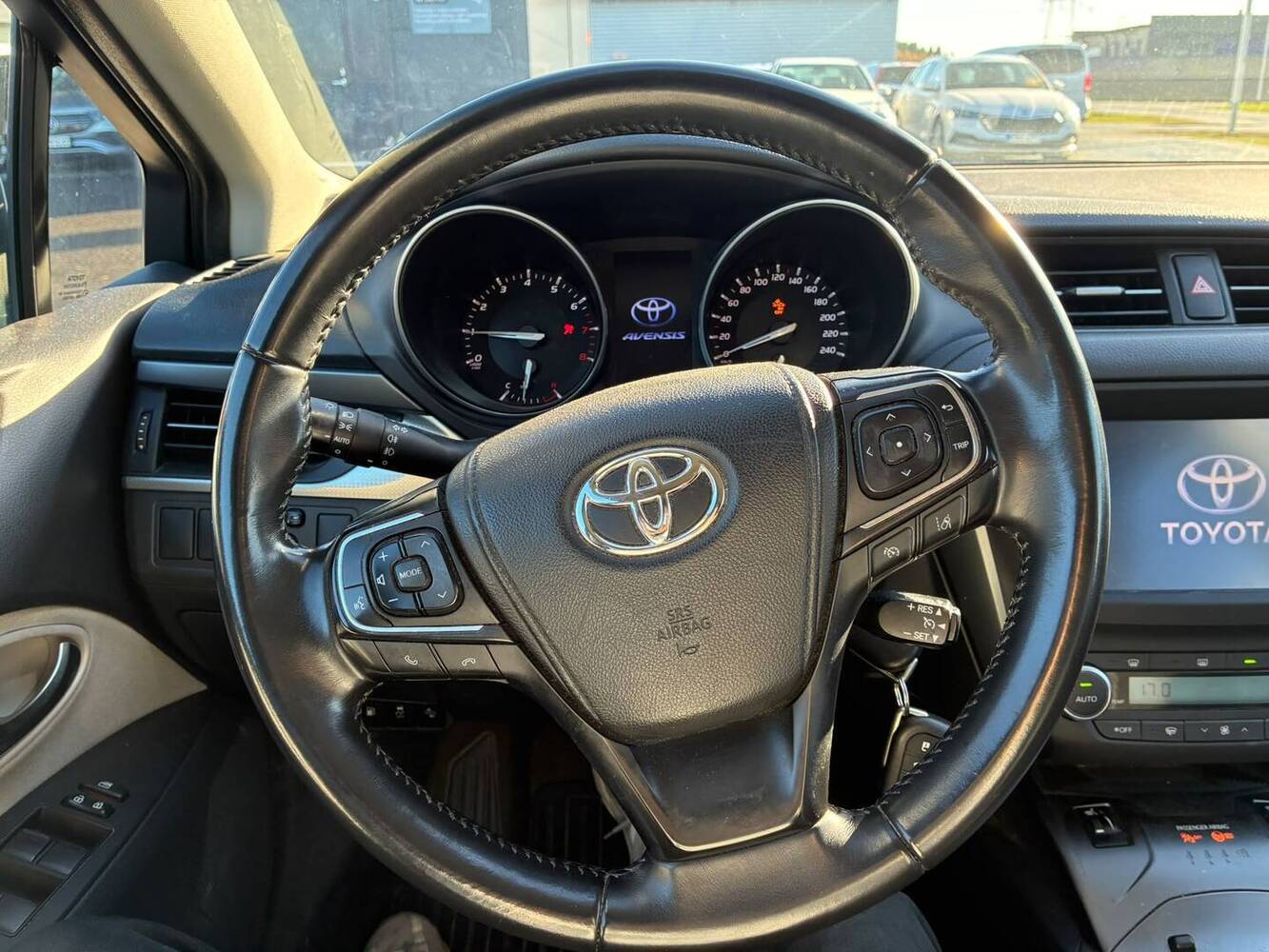 Toyota Avensis vaihtoauto