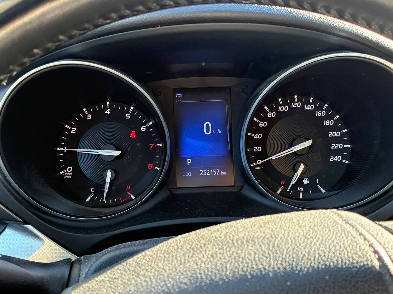 Toyota Avensis vaihtoauto