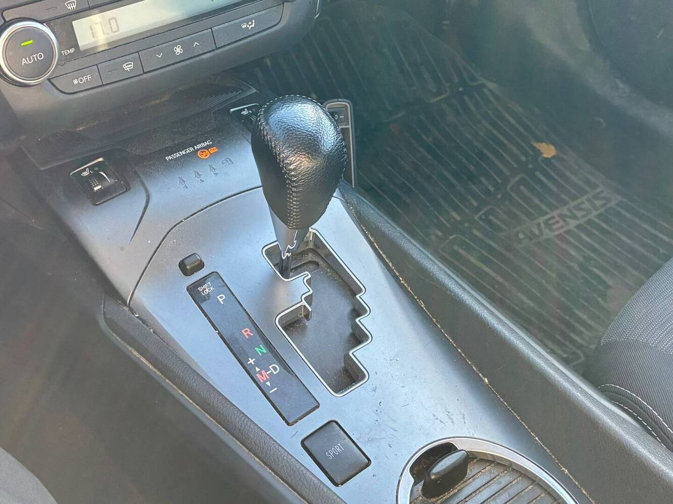 Toyota Avensis vaihtoauto