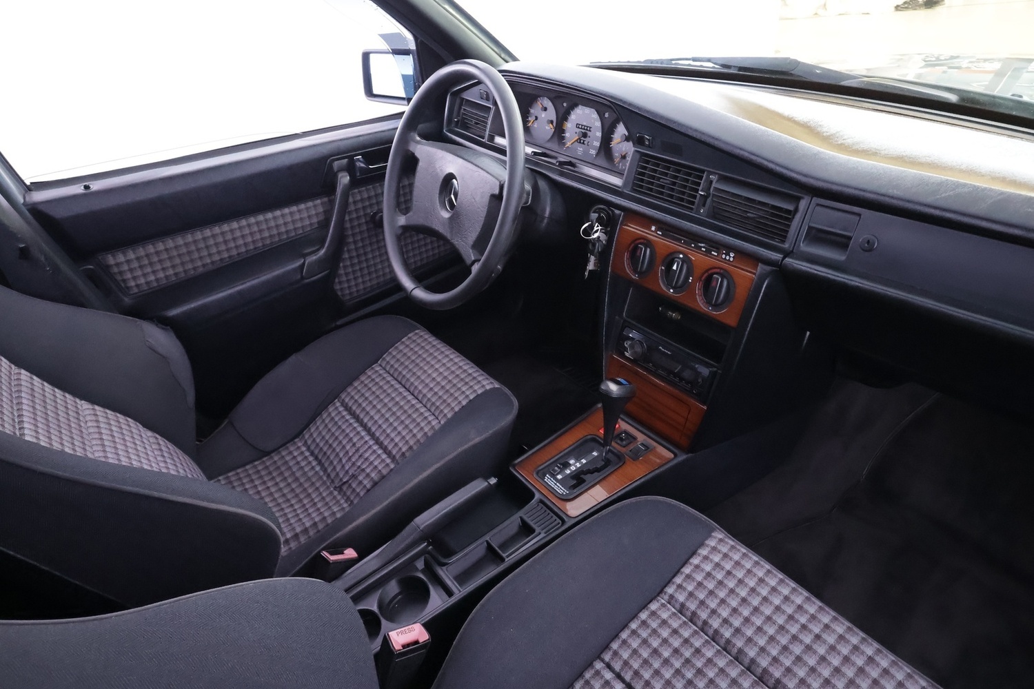Mercedes-Benz 190 vaihtoauto