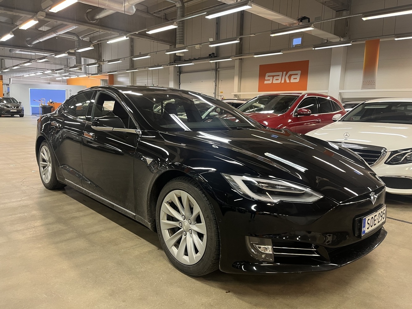 Tesla Model S vaihtoauto