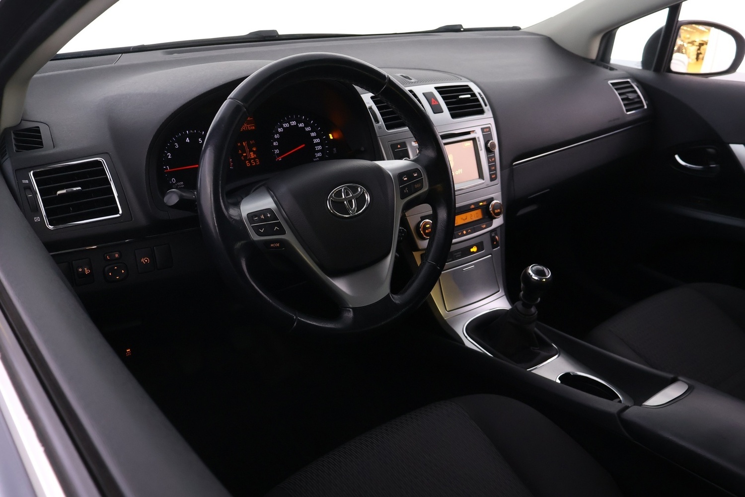 Toyota Avensis vaihtoauto