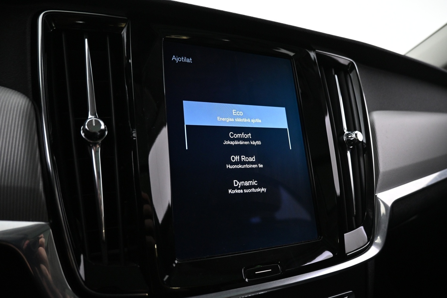 Volvo V90 Cross Country vaihtoauto
