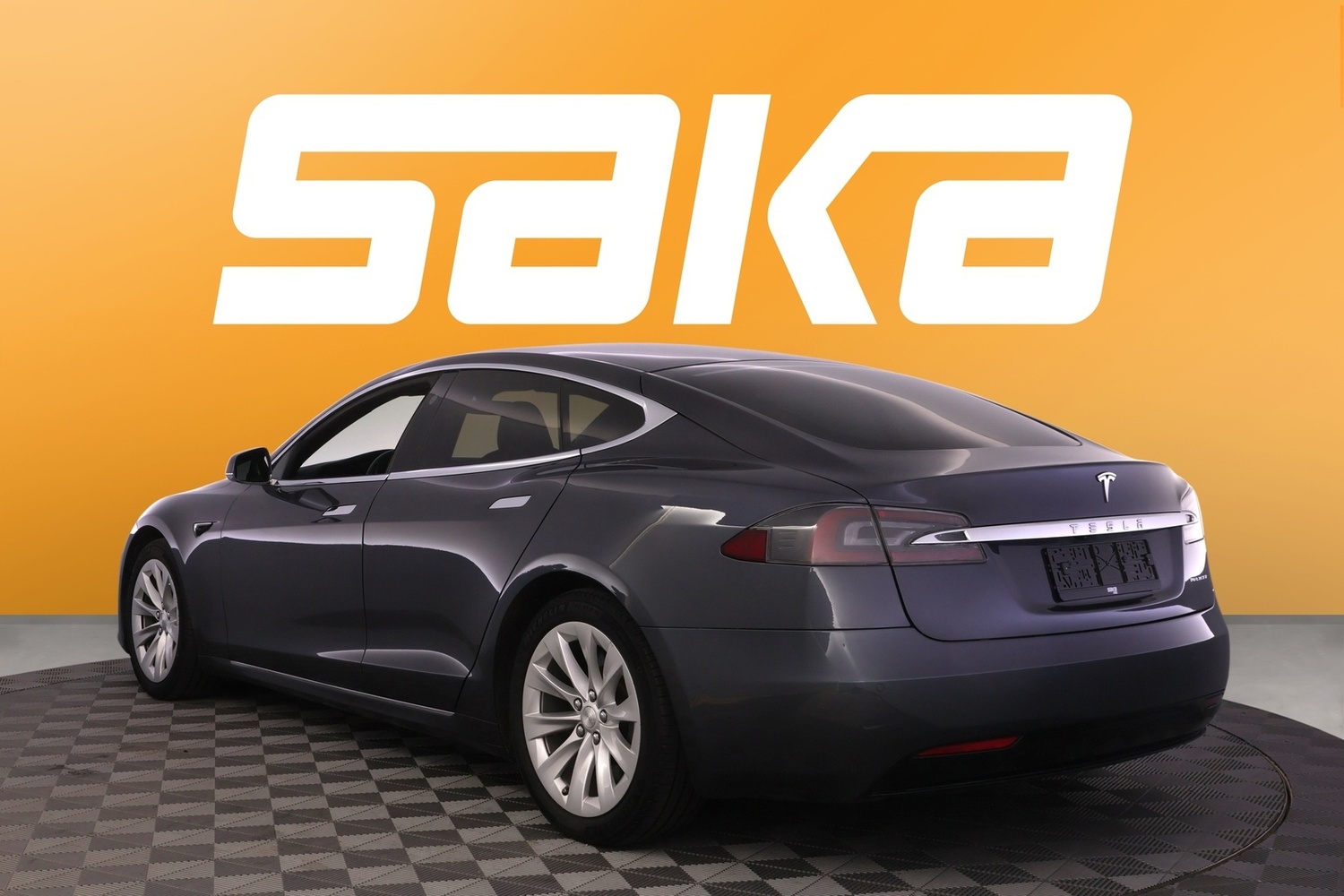Tesla Model S vaihtoauto