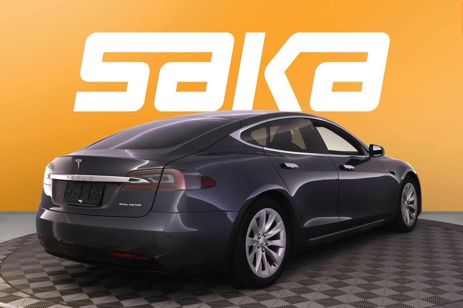 Tesla Model S vaihtoauto