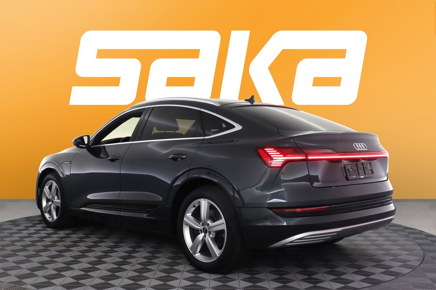 Audi e-tron vaihtoauto