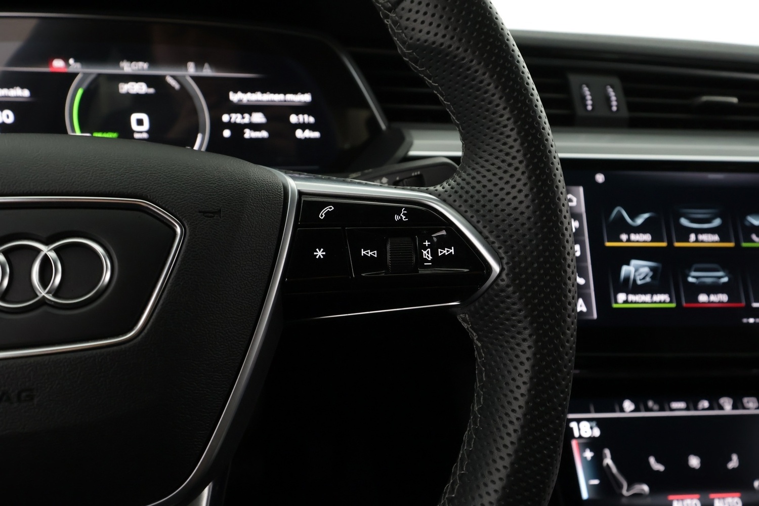 Audi e-tron vaihtoauto