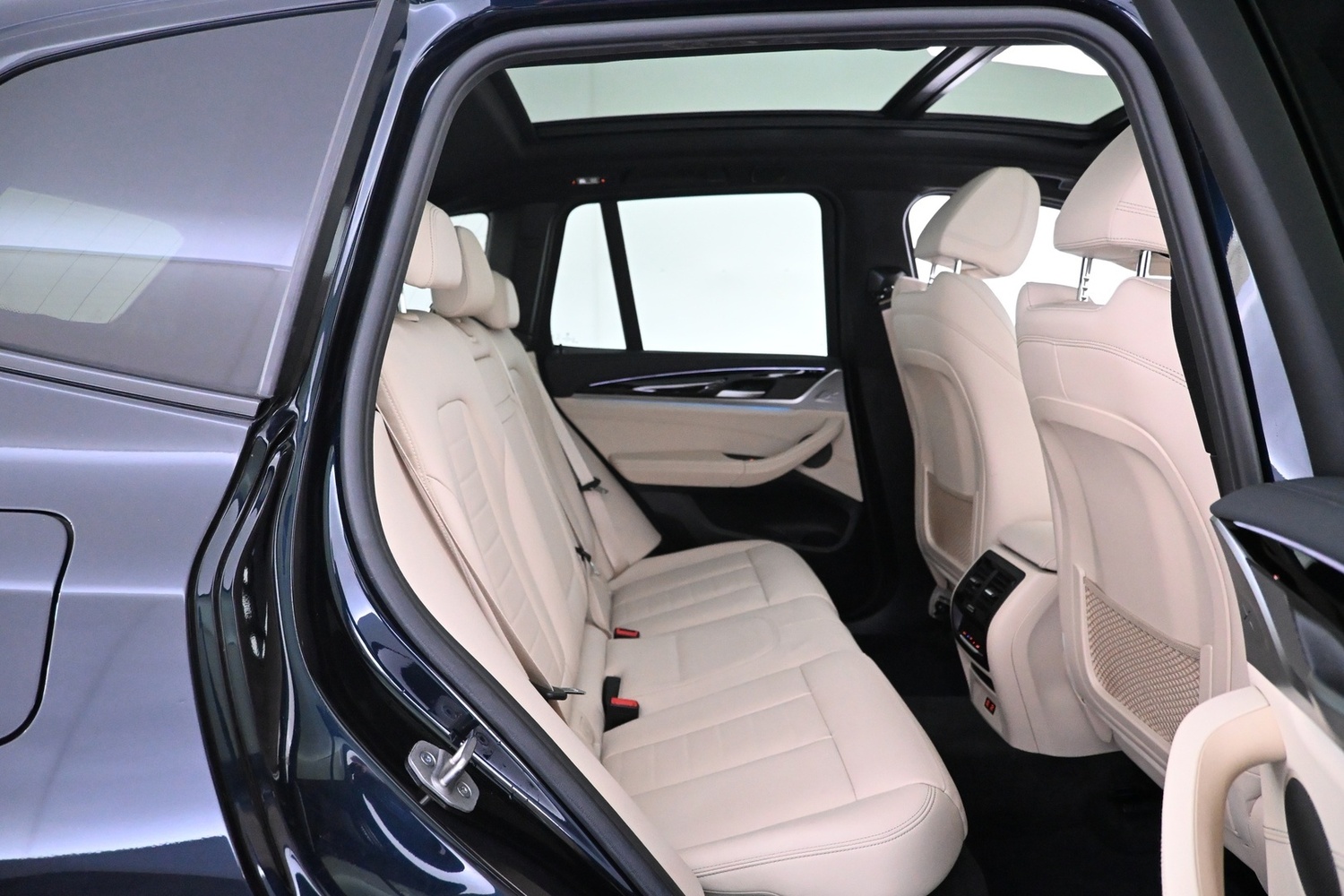 BMW iX3 vaihtoauto