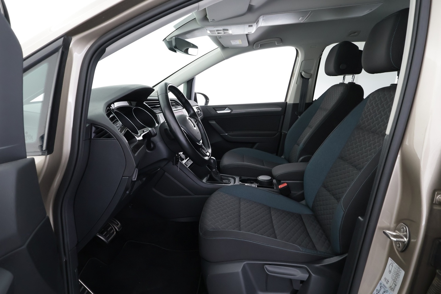 Volkswagen Touran vaihtoauto