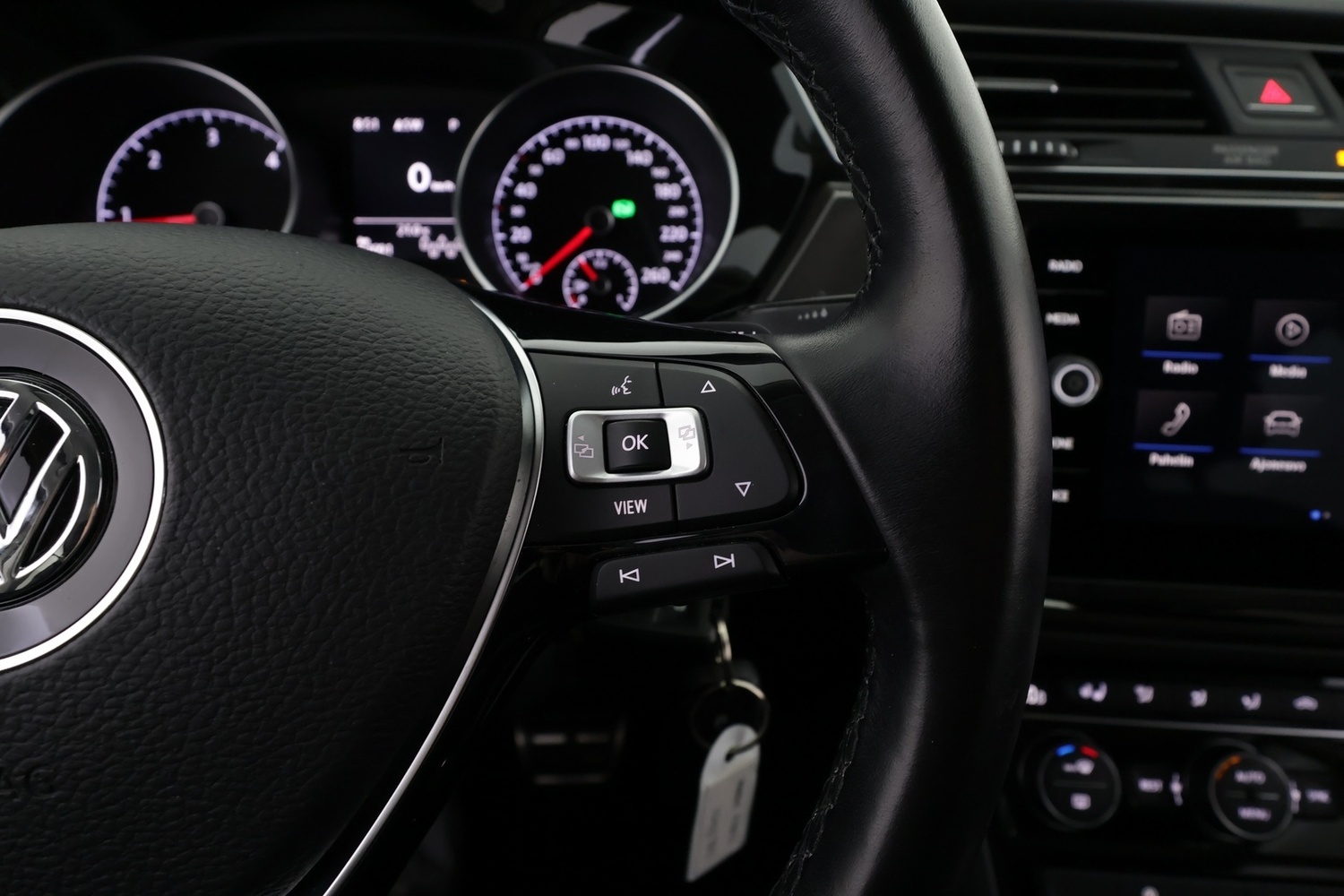 Volkswagen Touran vaihtoauto