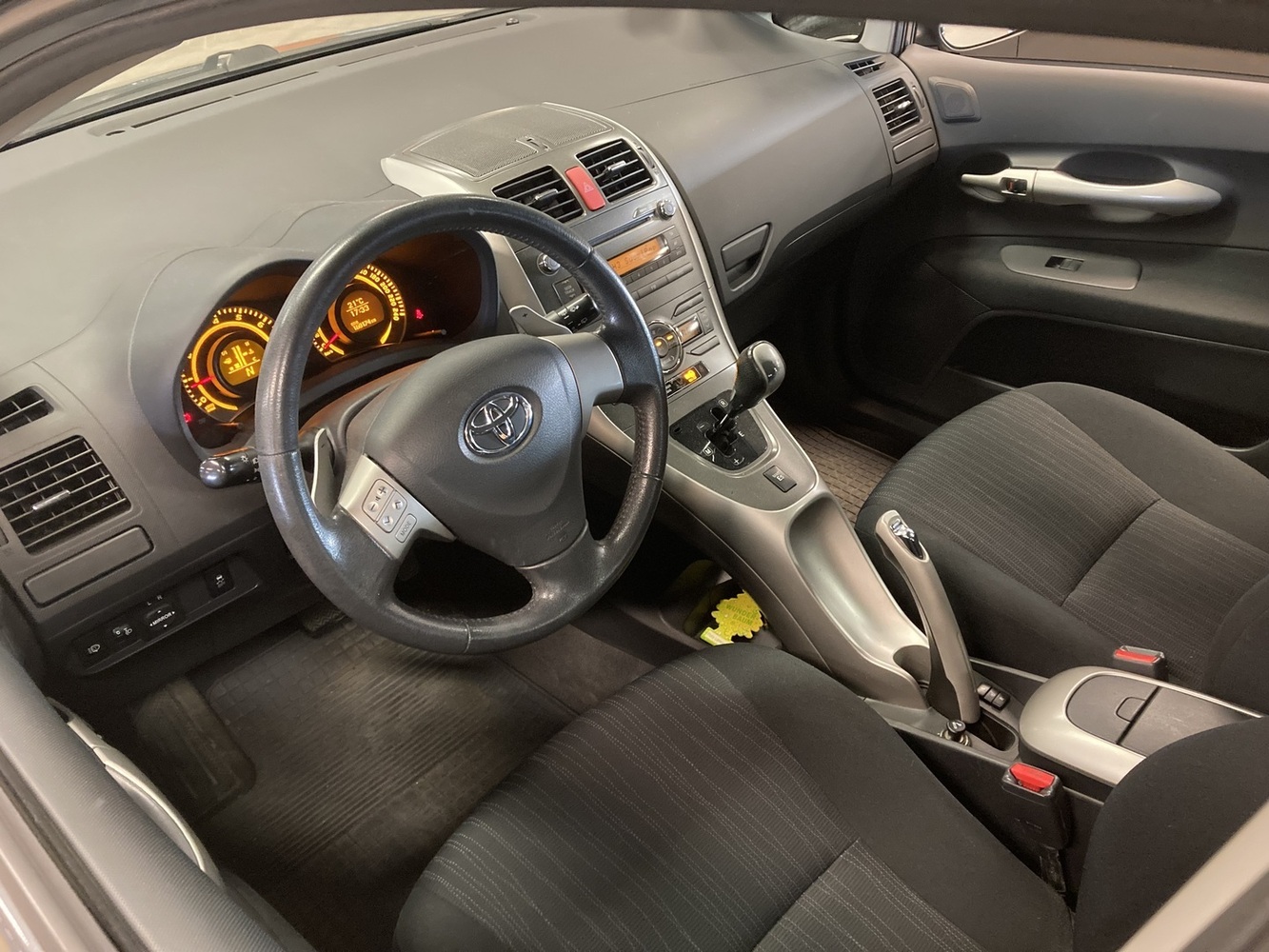 Toyota Auris vaihtoauto