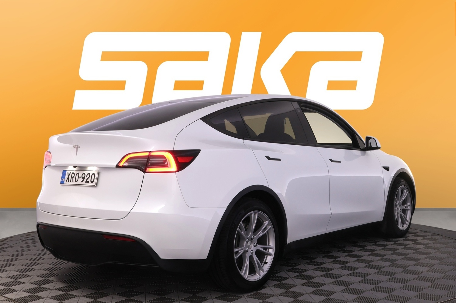 Tesla Model Y vaihtoauto