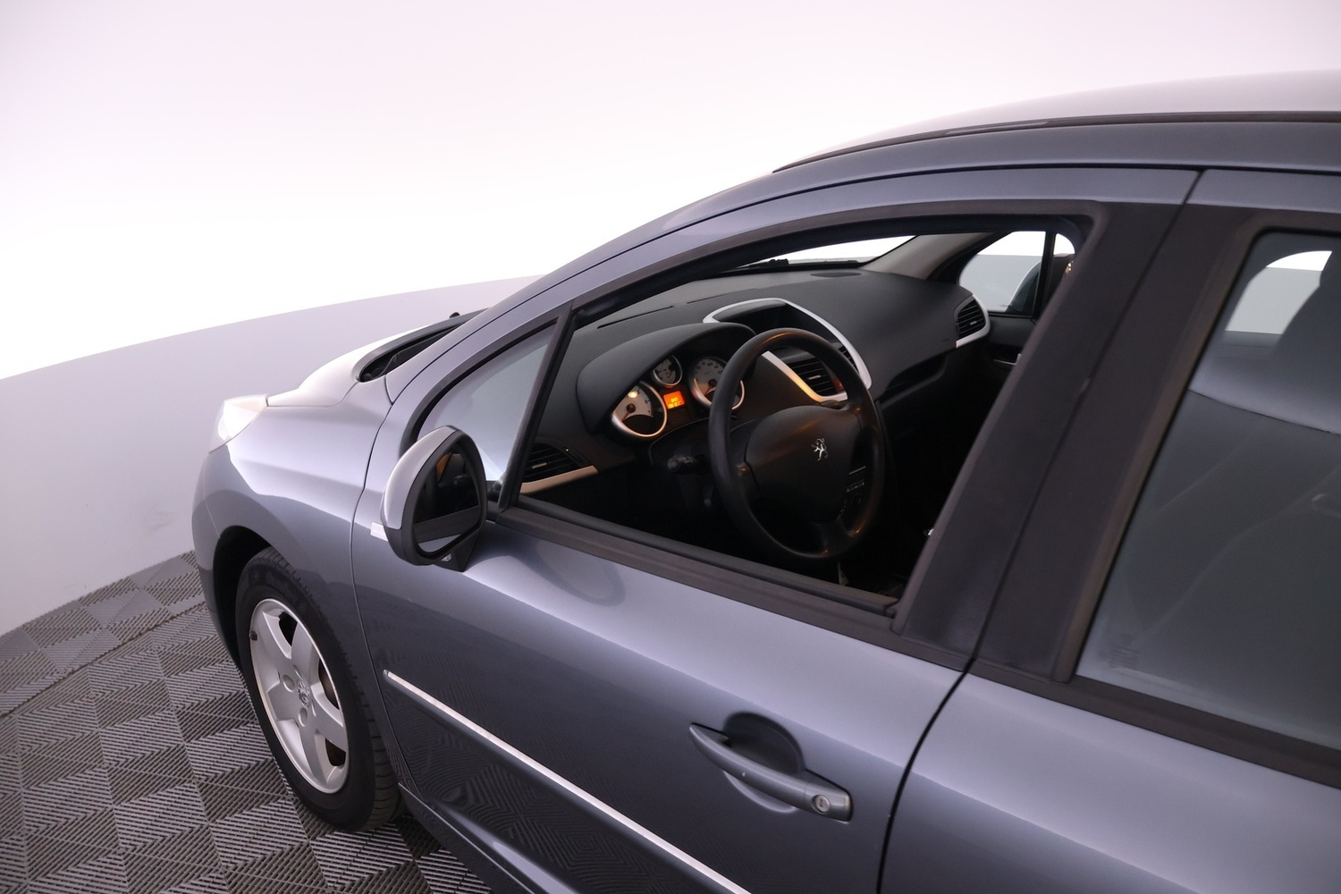 Peugeot 207 vaihtoauto