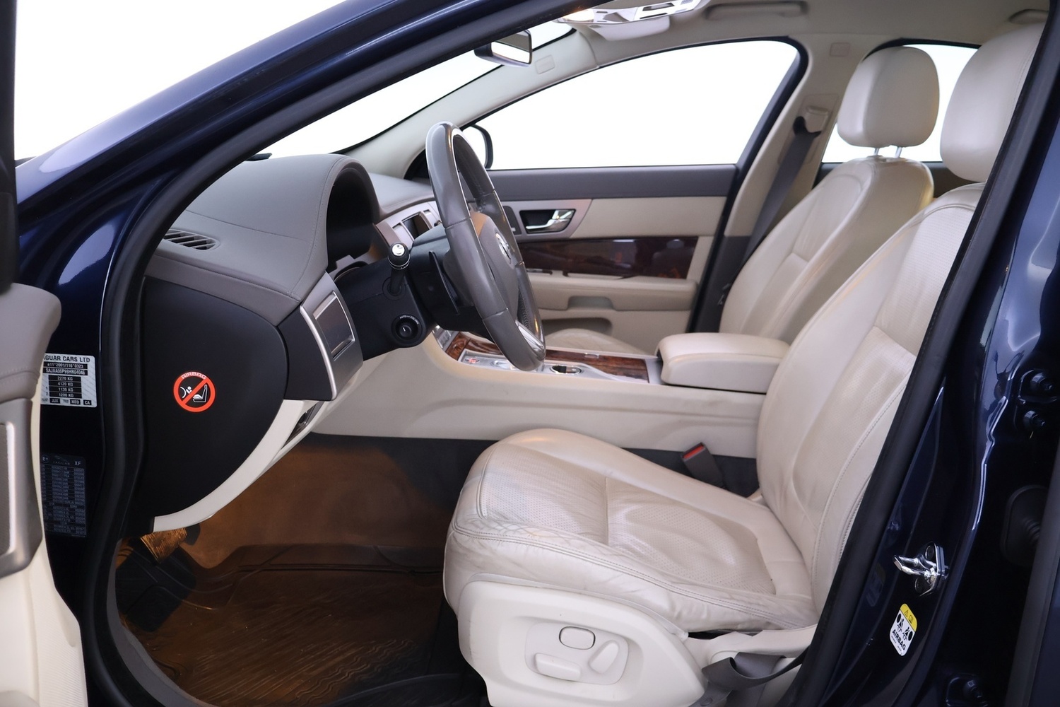 Jaguar XF vaihtoauto