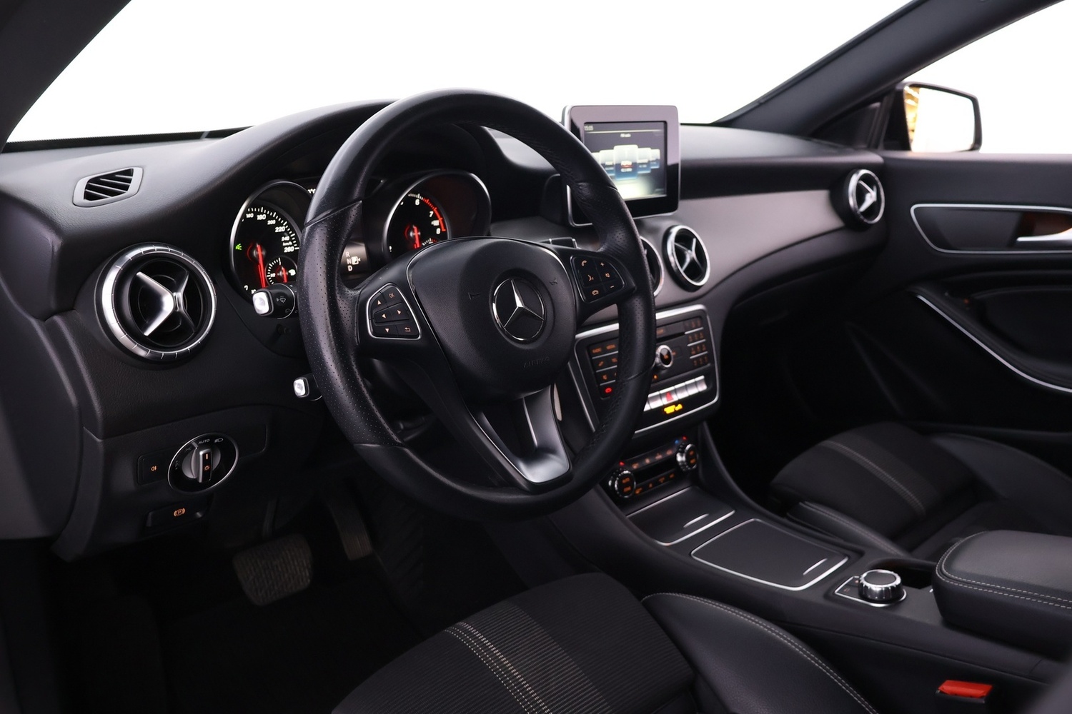 Mercedes-Benz CLA-sarja vaihtoauto