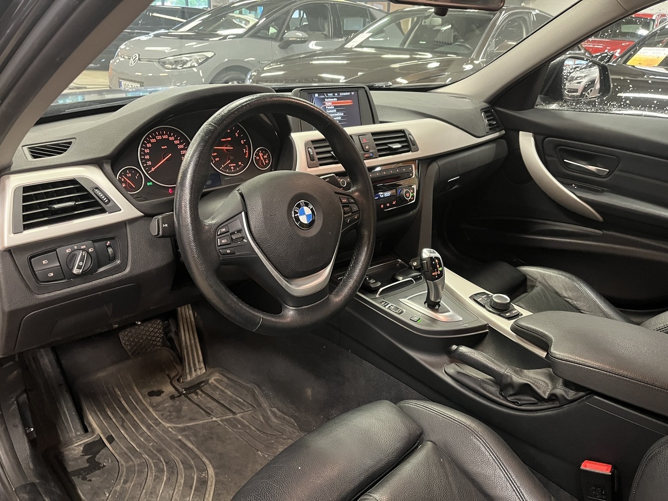 BMW 320 vaihtoauto