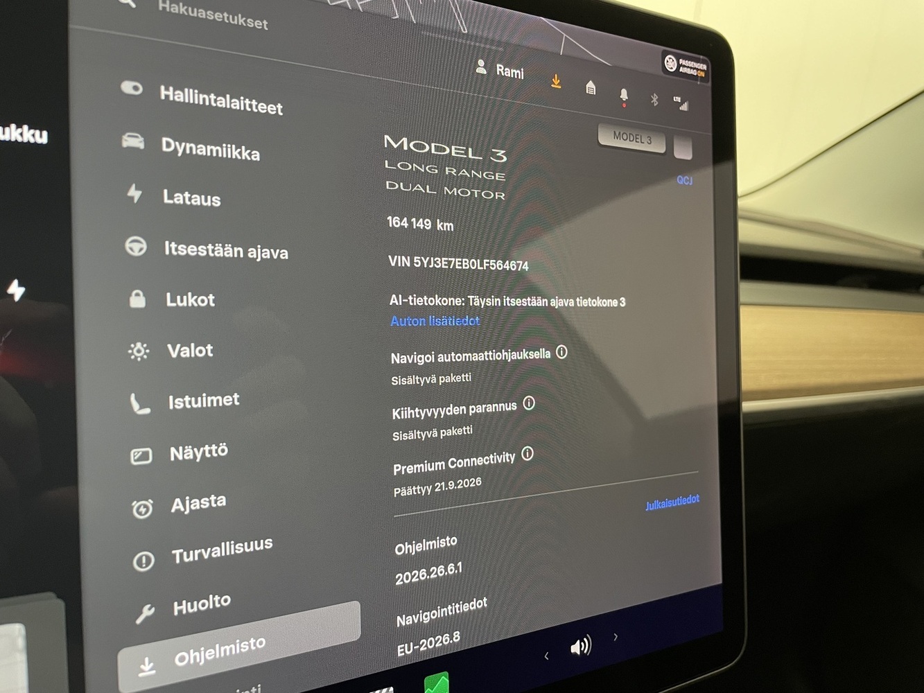 Tesla Model 3 vaihtoauto