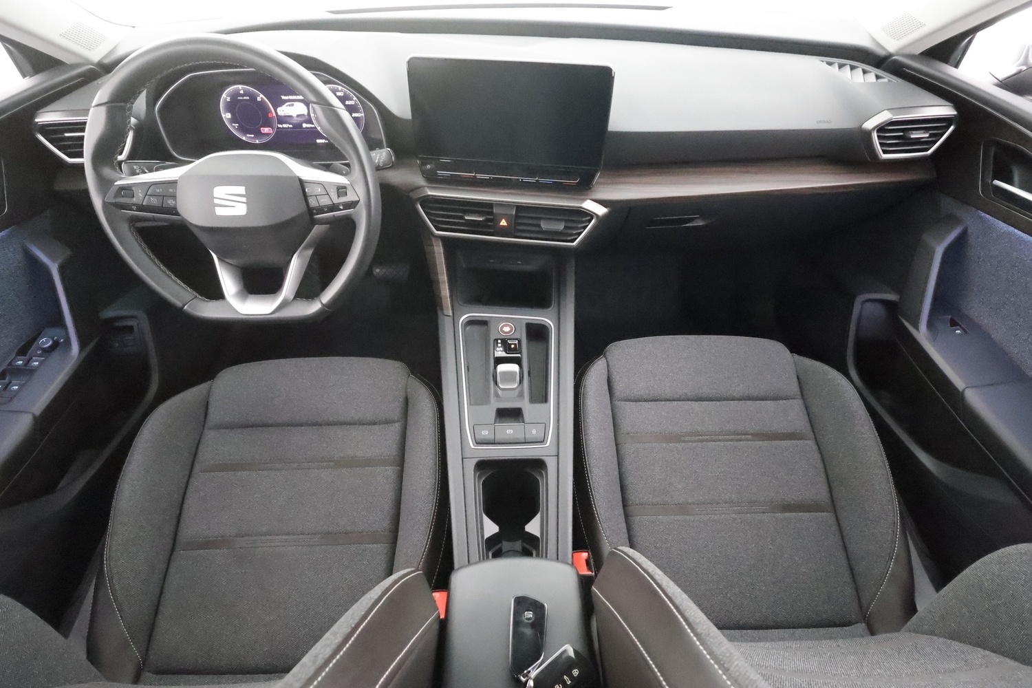 SEAT Leon Sportstourer vaihtoauto