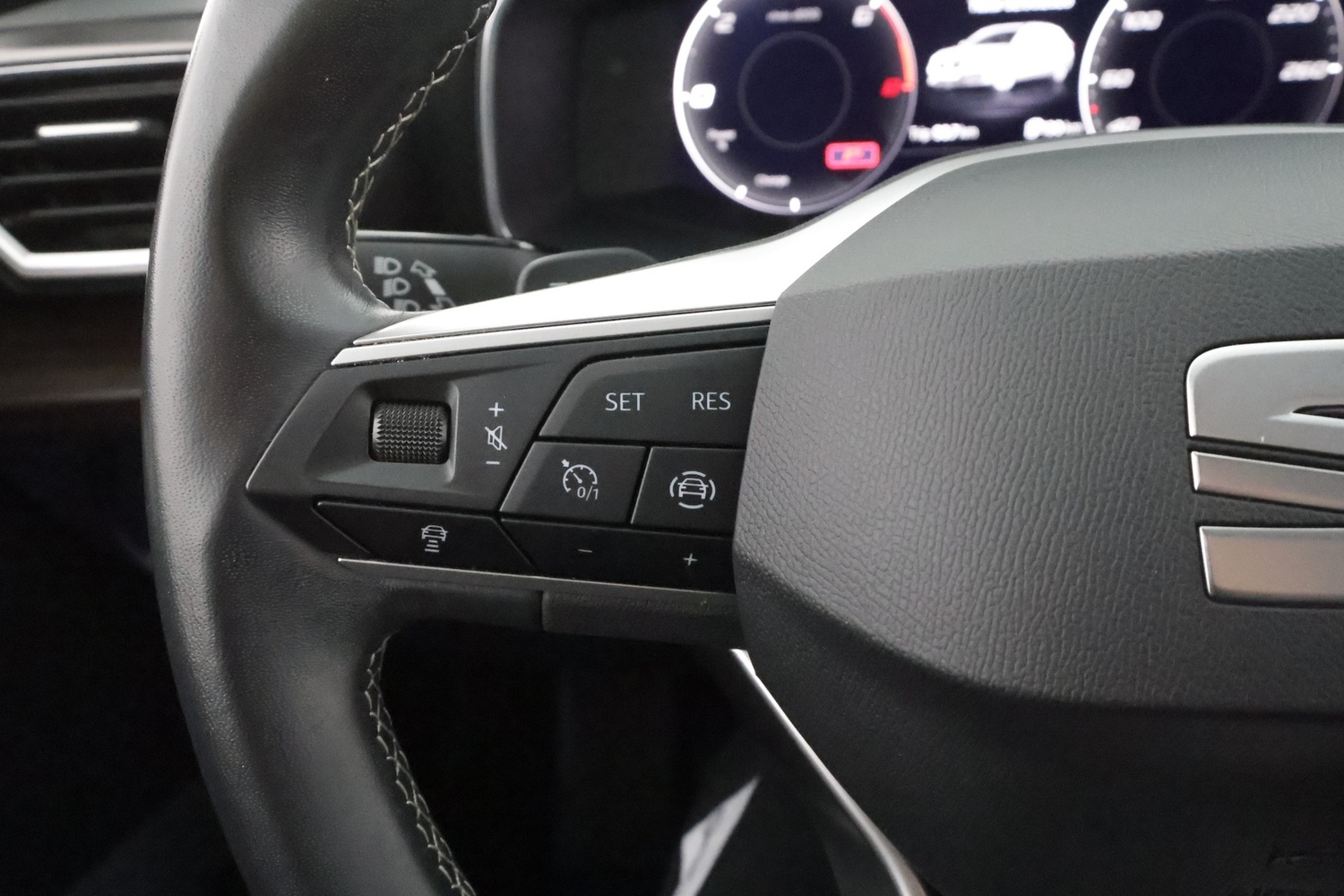 SEAT Leon Sportstourer vaihtoauto