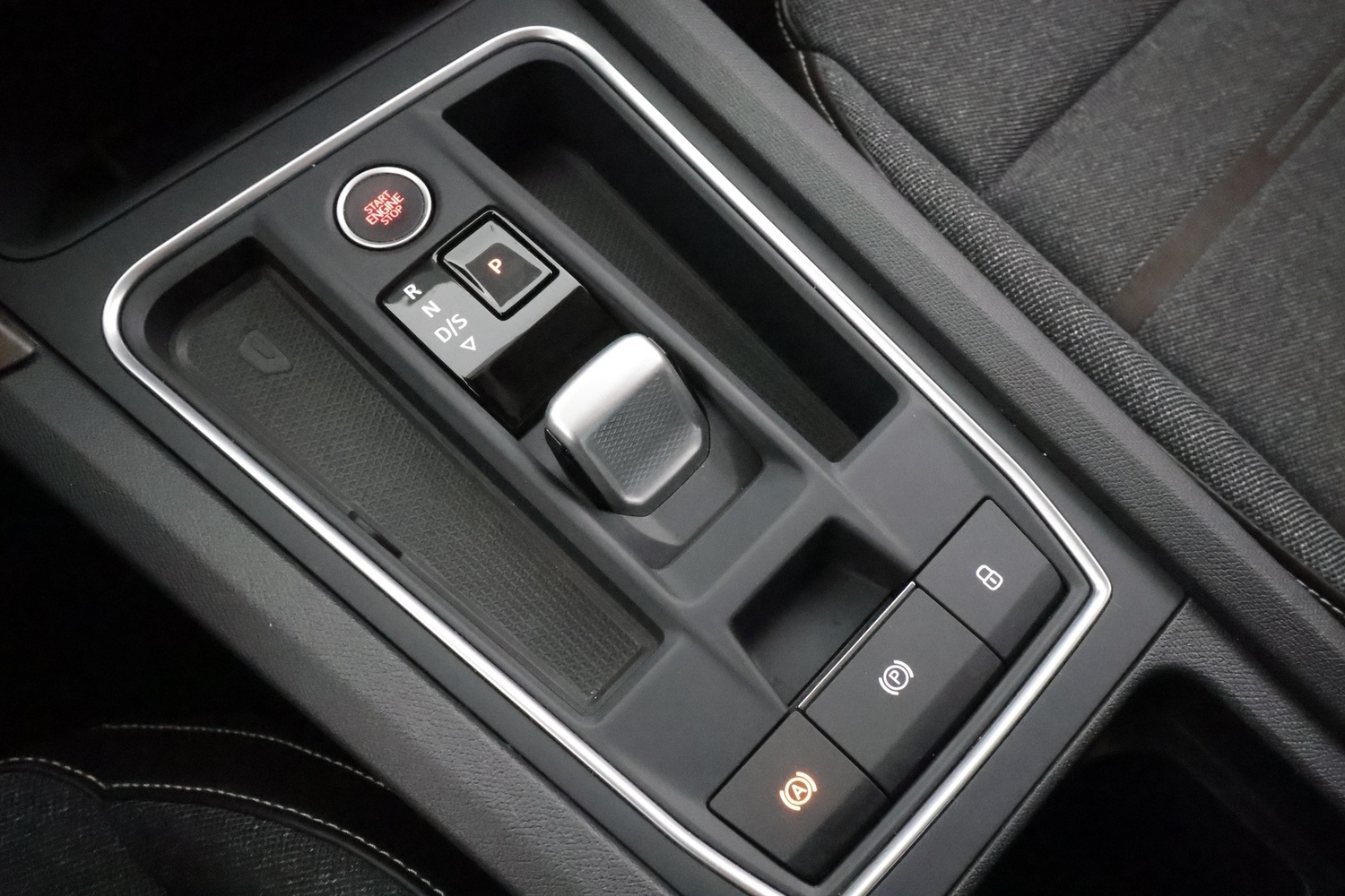 SEAT Leon Sportstourer vaihtoauto