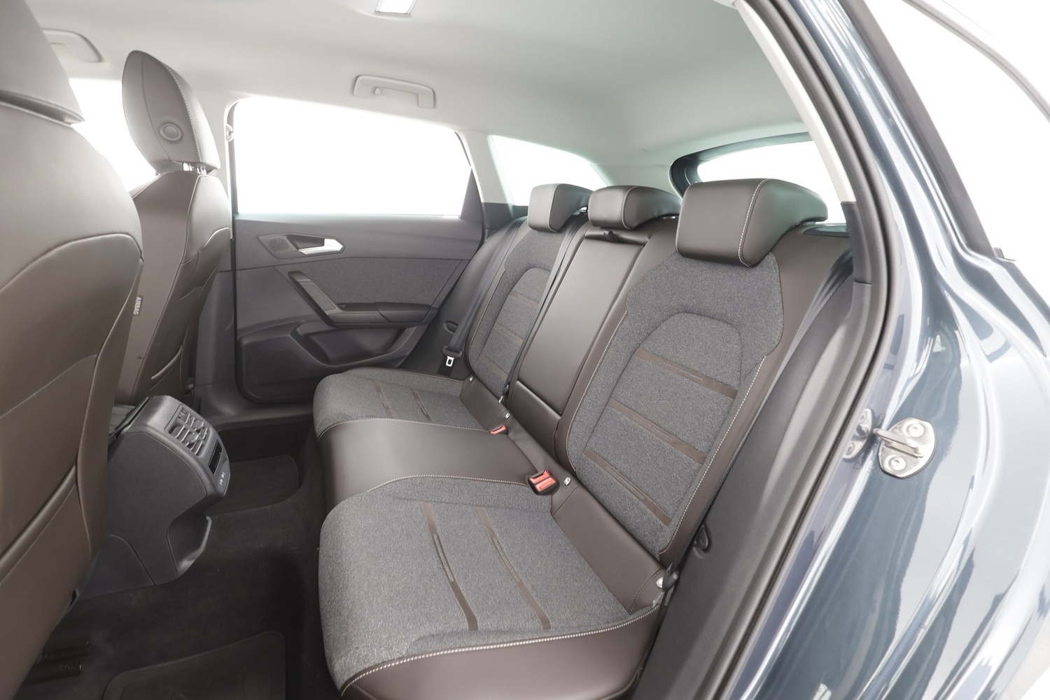 SEAT Leon Sportstourer vaihtoauto
