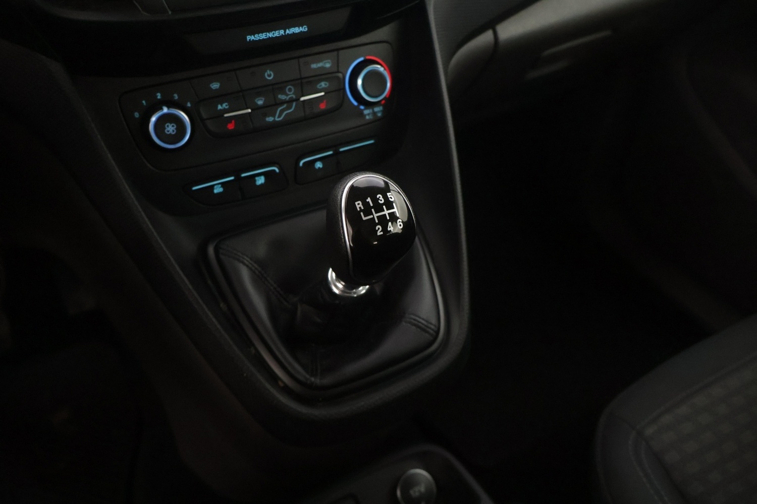 Ford Grand Tourneo Connect vaihtoauto