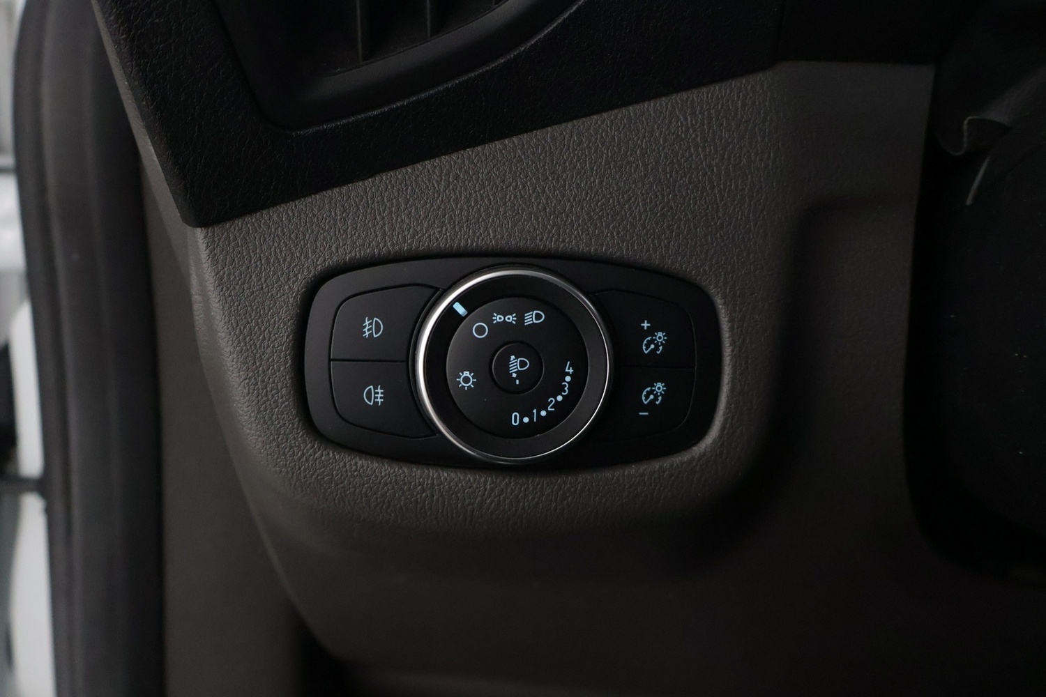 Ford Grand Tourneo Connect vaihtoauto