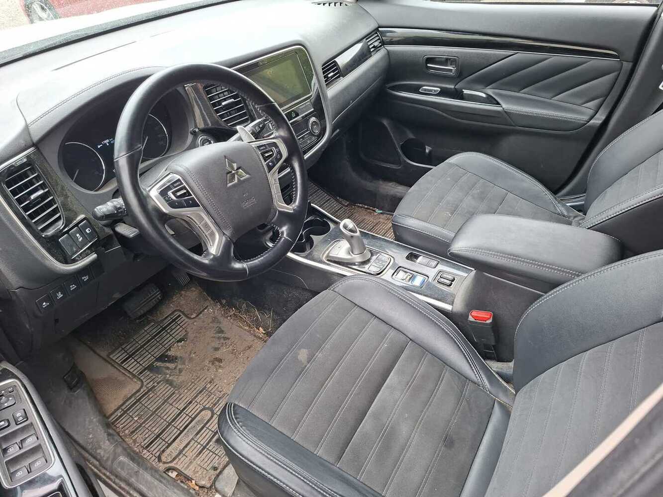 Mitsubishi Outlander PHEV vaihtoauto