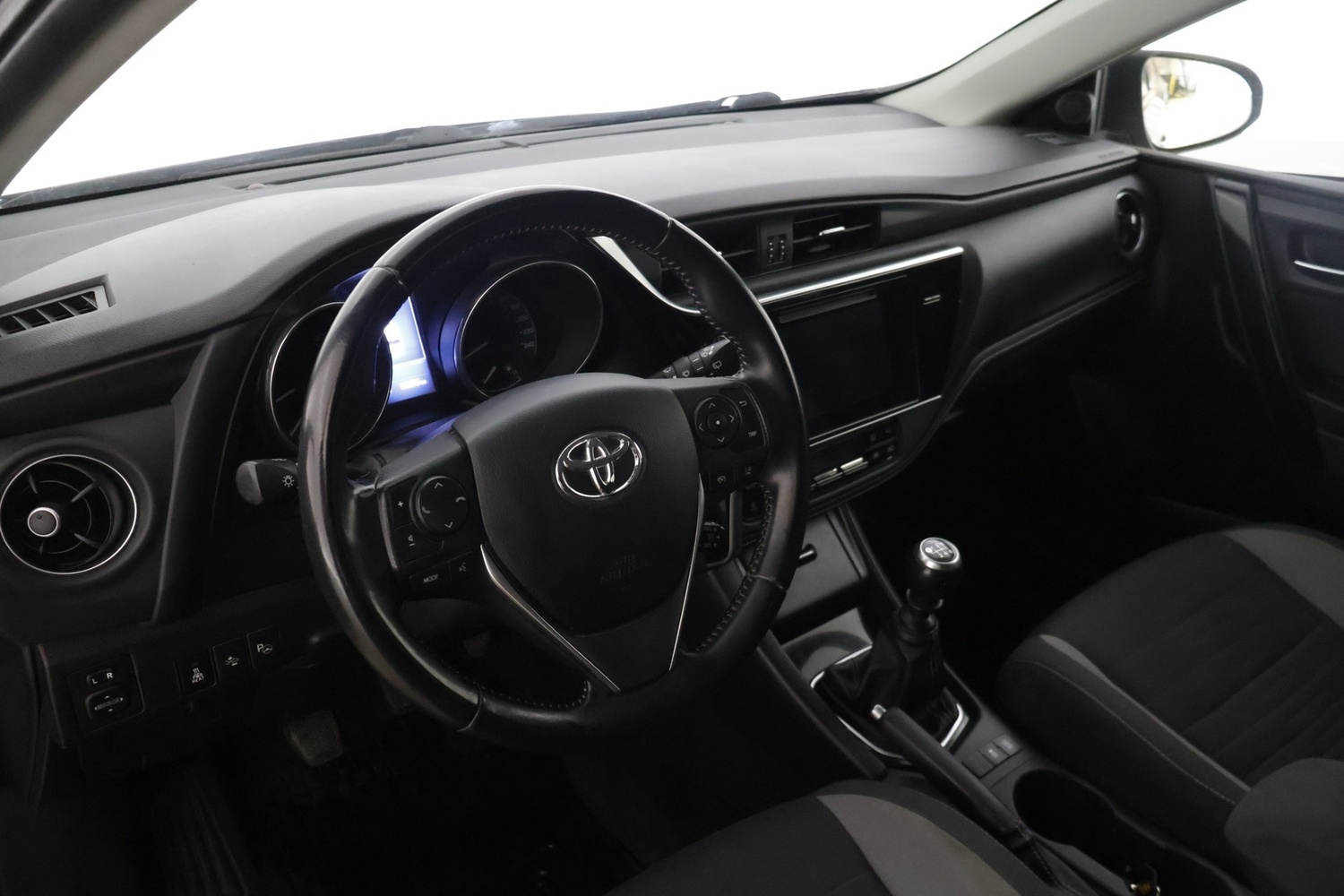 Toyota Auris vaihtoauto