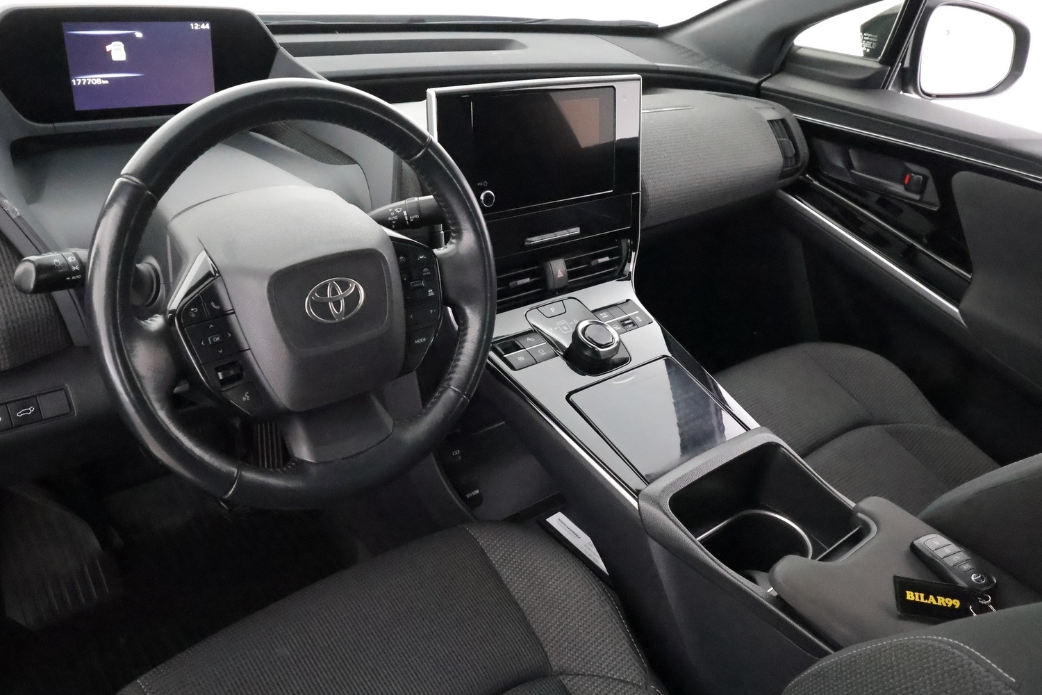 Toyota bZ4X vaihtoauto