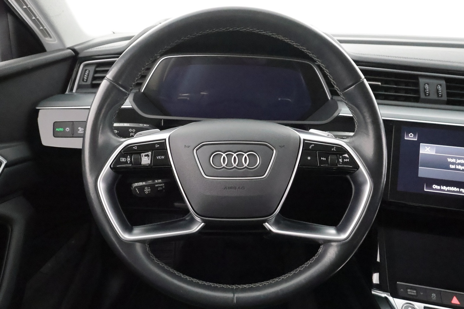Audi Q8 e-tron vaihtoauto