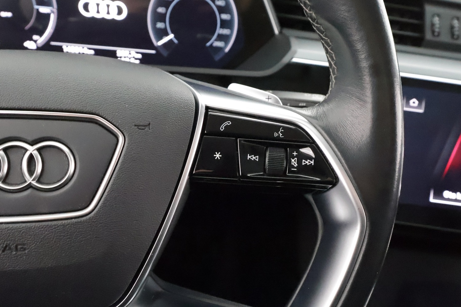 Audi Q8 e-tron vaihtoauto