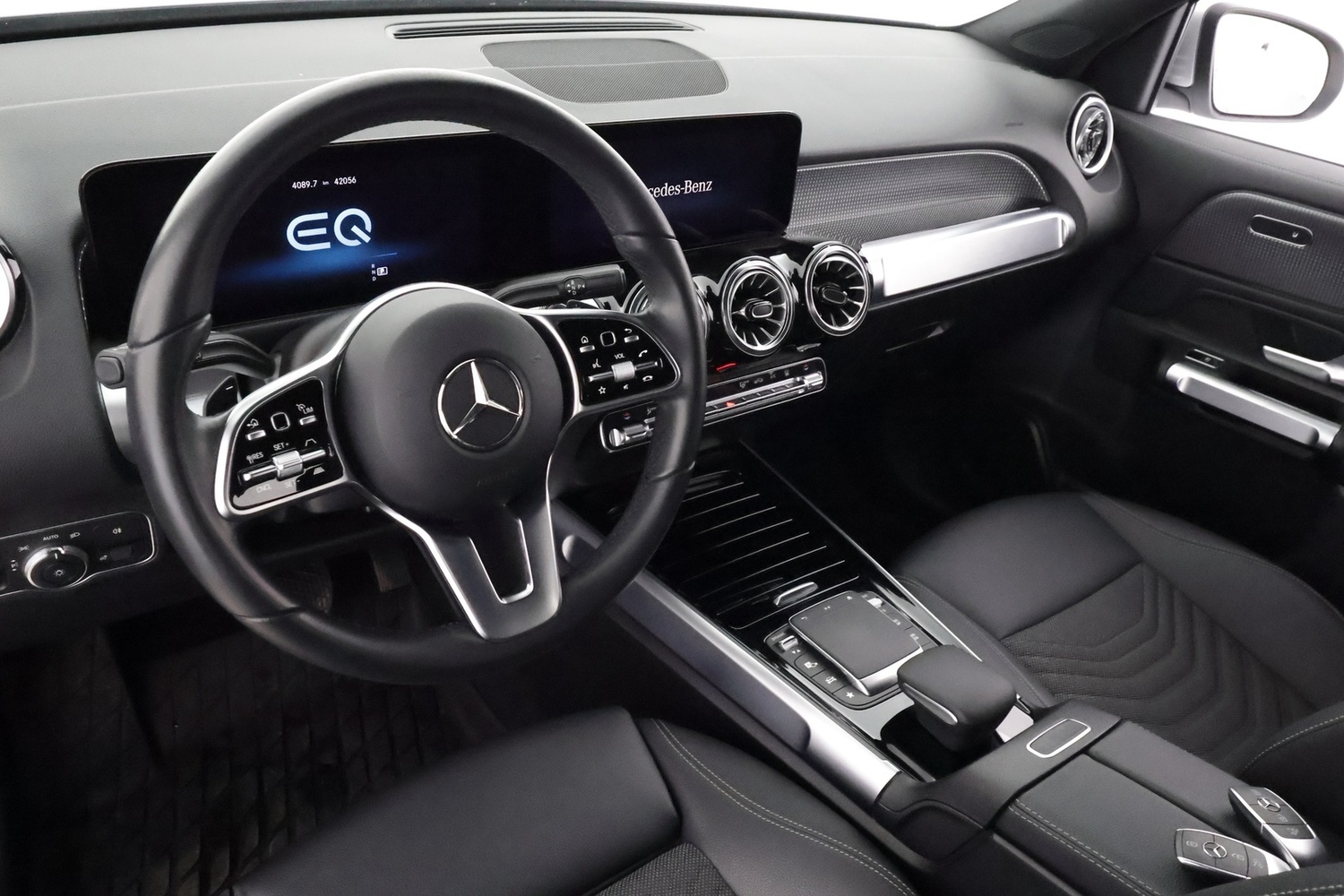 Mercedes-Benz EQB vaihtoauto