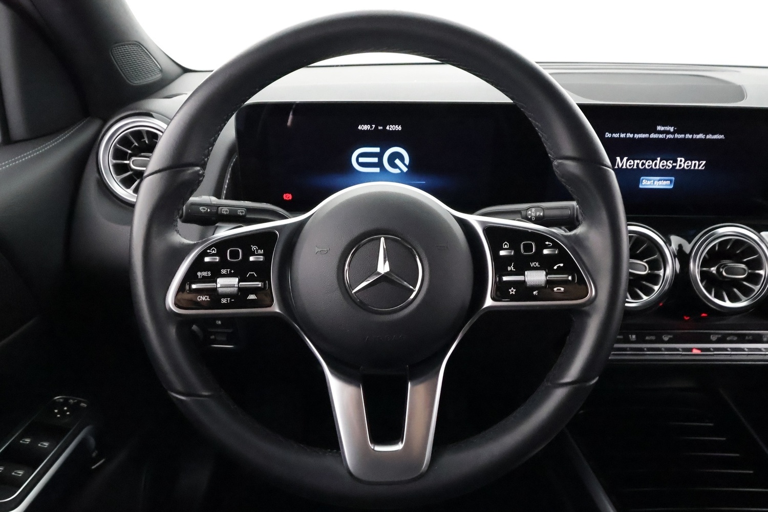 Mercedes-Benz EQB vaihtoauto