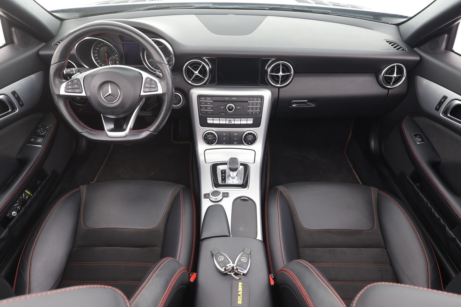 Mercedes-Benz SLC vaihtoauto
