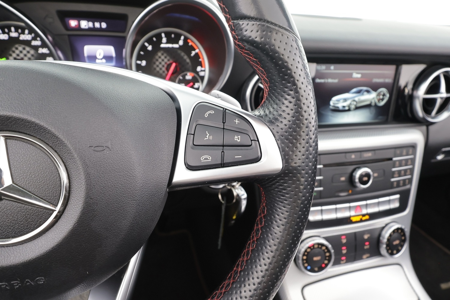 Mercedes-Benz SLC vaihtoauto