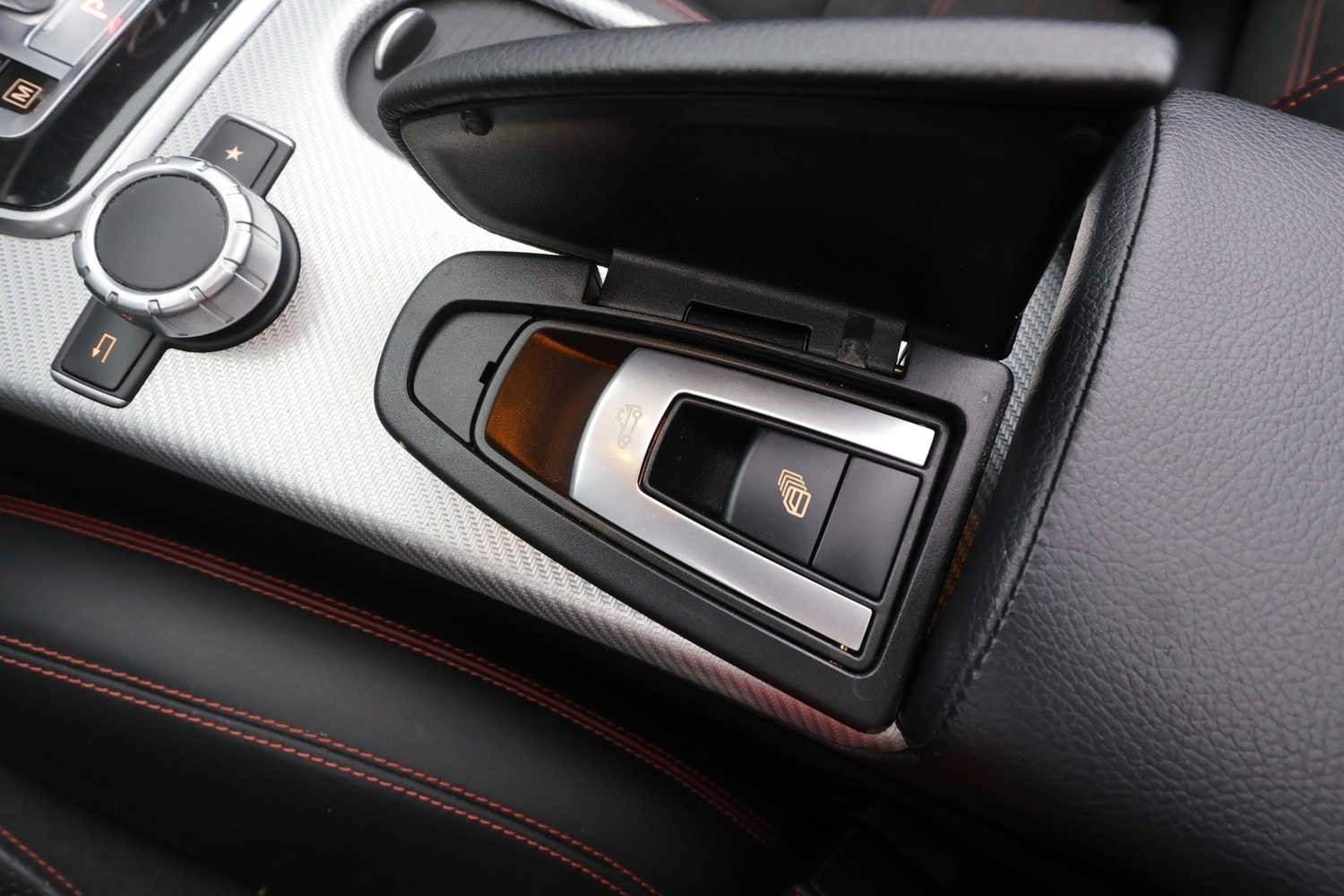 Mercedes-Benz SLC vaihtoauto