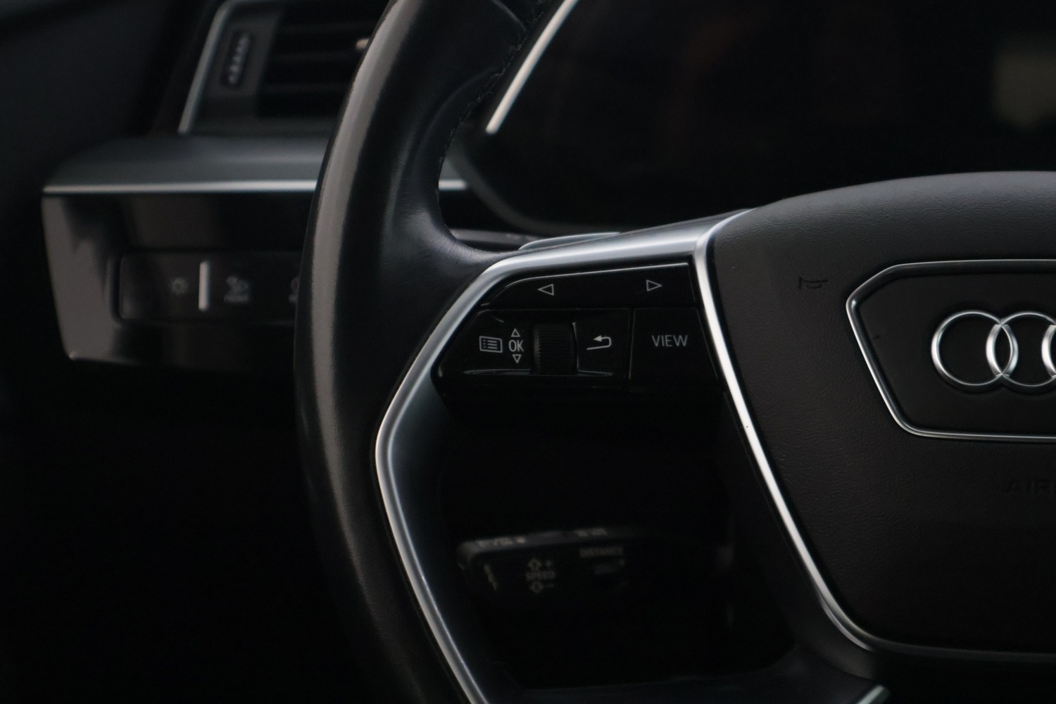 Audi Q8 e-tron vaihtoauto
