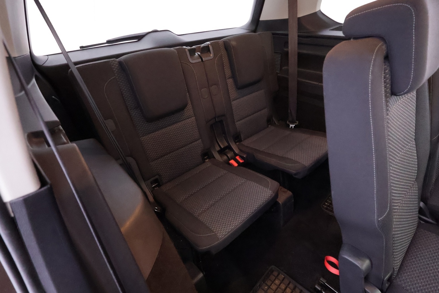 Volkswagen Touran vaihtoauto