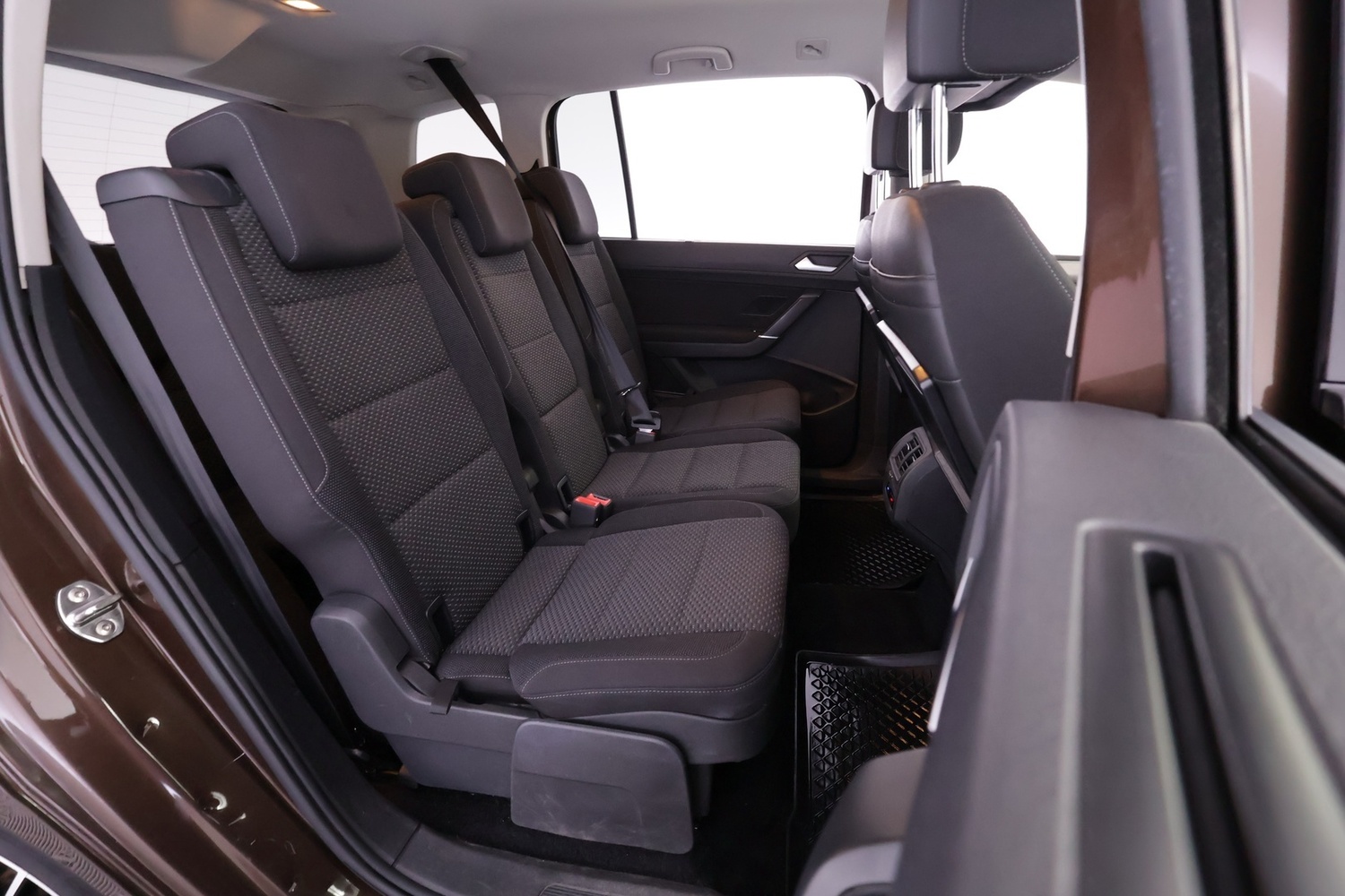Volkswagen Touran vaihtoauto