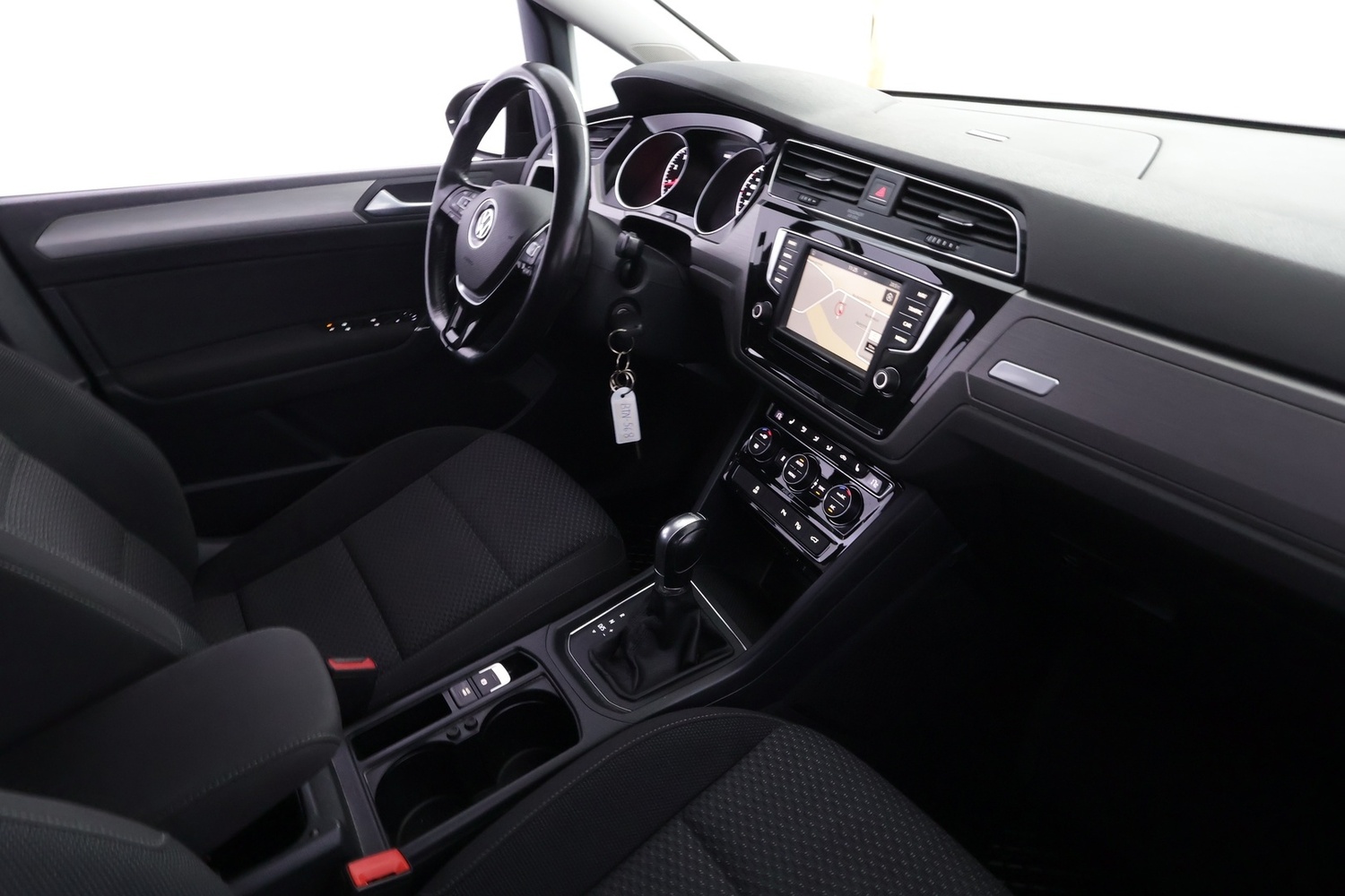 Volkswagen Touran vaihtoauto