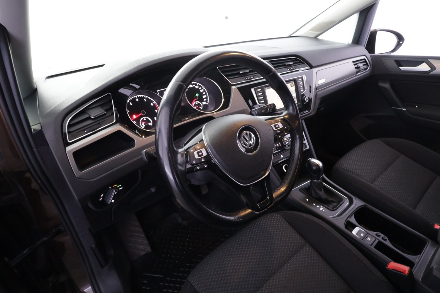 Volkswagen Touran vaihtoauto
