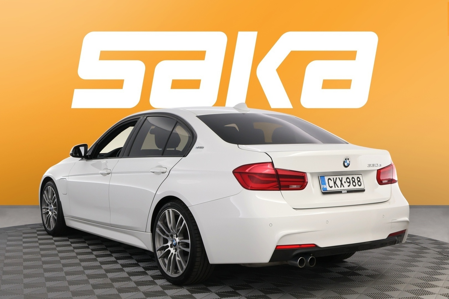 BMW 330 vaihtoauto