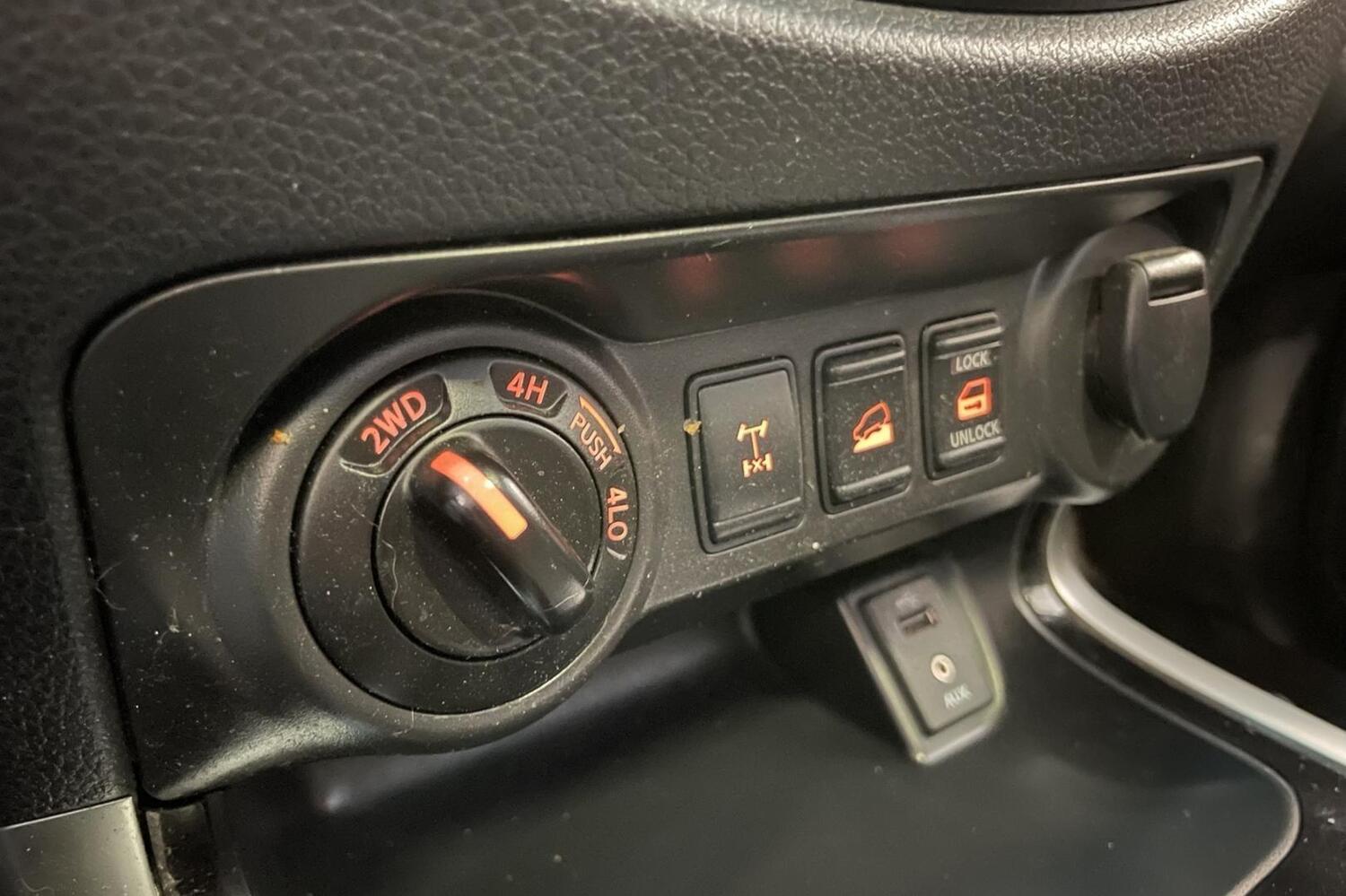 Nissan Navara vaihtoauto
