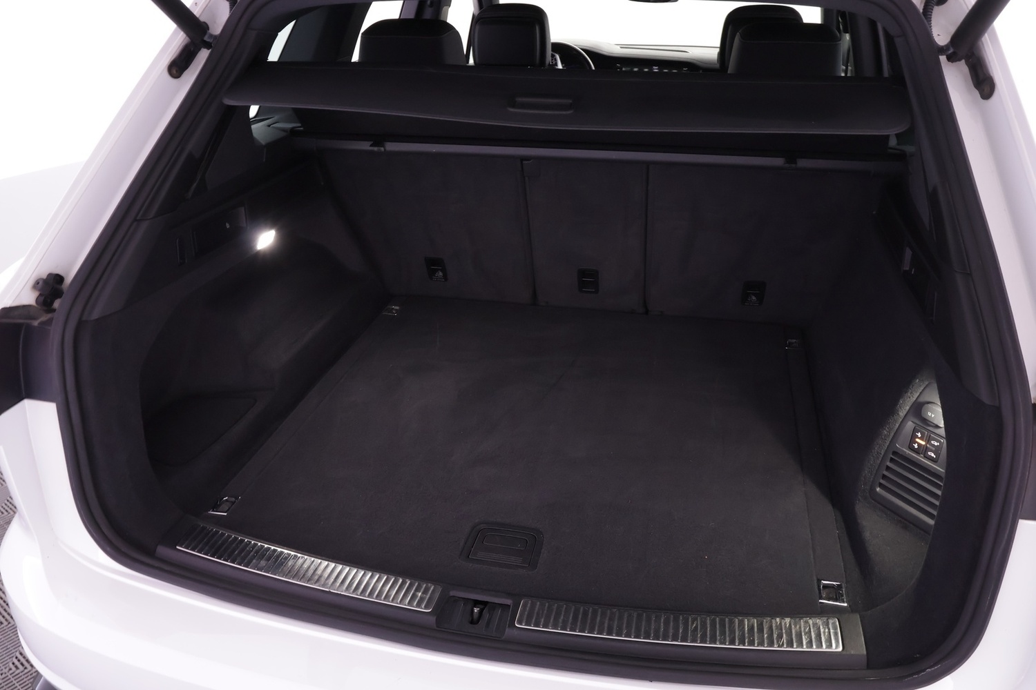 Volkswagen Touareg vaihtoauto